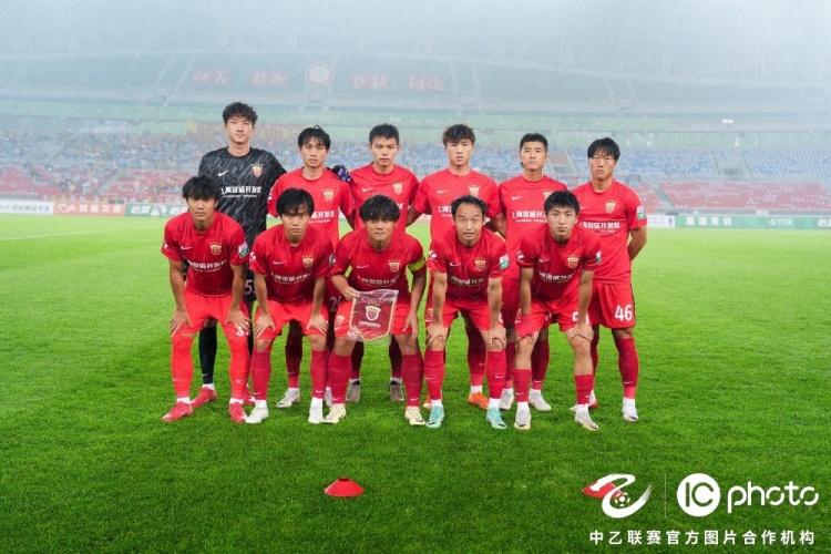 TA：巴萨和马竞都不准备提高报价，皇马正在推进免签31岁B席